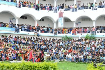 Mahnubhavudu Movie 2nd Song Launch At Vignan College